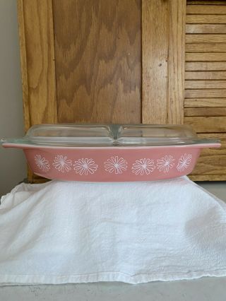 Pyrex Pink White Daisy 1.  5 Quart Divided Dish With Lid Vintage 3