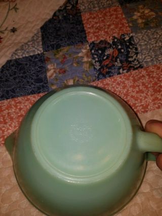 Vintage Fire King Green Jadeite Mixing Batter Bowl With Pour Spout 3