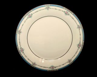 Royal Doulton Lisa 10.  5 " Dinner Plate H5154 English Fine Bone China