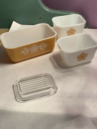 Vintage Pyrex Butterfly Gold Refrigerator Dishes - Set Of 3 & 1 Lid -