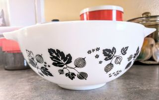 Vintage Pyrex Black Gooseberry Cinderella Bowl No.  443