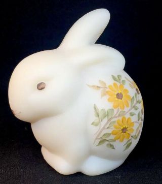 Fenton Art Glass Hand Painted “ Daisies On Cameo “ Bunny / Rabbit 2
