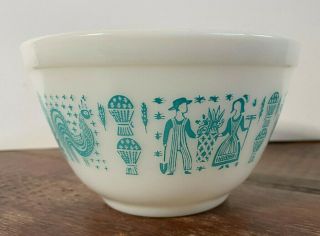 Vintage Pyrex Amish Butterprint 1.  5 Pt Small Mixing Bowl 401 Turquoise White