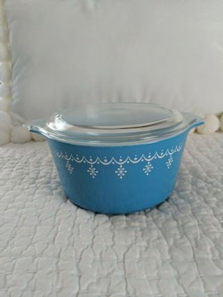Vintage Pyrex 473 1 Qt.  Blue Snowflake Garland Lidded Casserole