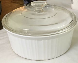 Corning Ware French White Stoneware Ribbed 2.  5 Qt Round Covered Casserole Dish