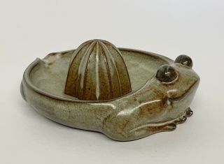 Vintage Green Frog Lemon Reamer Juicer Uctci Japan Ceramic Pottery 5.  5”