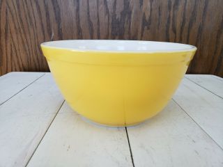 Vintage Pyrex Mixing Bowl Yellow 402 1 - 1/2 Quart