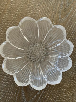 Lalique France Paquerette Daisy Frosted Flower Pin Trinket Dish Bowl