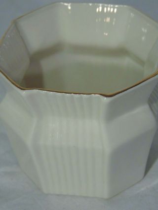 Belleek Porcelain Collector ' s Society Vase Ireland Red Mark Classic Gold Trim 2