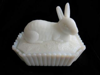 Vintage Milk Glass Picket Fence Dish With Bunny Rabbit Lid Unmarked Westmoreland