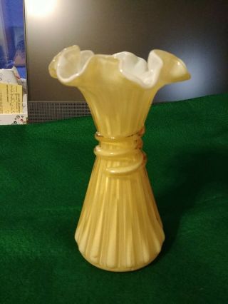 Art Glass Wheat Vase,  White Ruffle Top,  7.  5 " Tall,  Looks Fenton,  2892