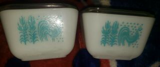 2 Pyrex Amish Butterprint Turquoise On White 501 Refrigerator Dish & Lid