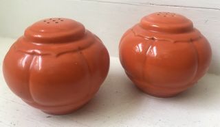 Vintage 1938 Homer Laughlin Riviera Salt & Pepper Shakers In Fiesta Red (orange)