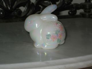 1991 Fenton Art Glass Hp Pearlized White Bunny Rabbit Animal Figurine