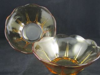 Set Of Two Retro Amber Colored Art Glass Bowls With Scalloped Rim –
