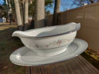 Noritake Fairmont/gravy Boat With Attached Underplate