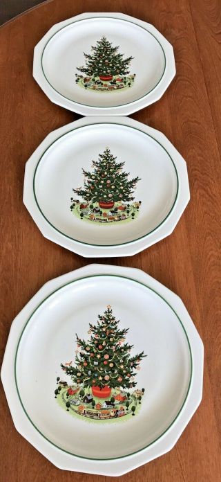 Set Of 3 Retired Pfaltzgraff Christmas Heritage Stoneware Dinner Plates 10.  25 "