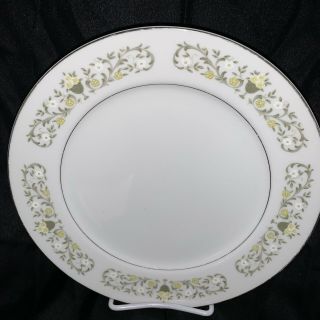 Sterling Fine China Florentine Luncheon Plates 9 1/8” Small Dinner Plate Japan