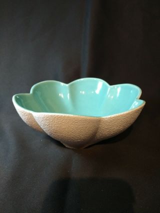 Royal Haeger Pottery 343 Usa Aqua / White Flower Petal Bowl