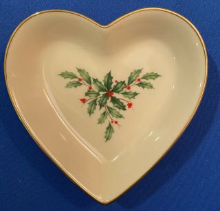 Lenox Christmas Bone China Holiday Pattern 4 1/2 " Heart Shaped Candy Pin Dish