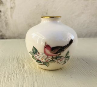 Lenox China Serenade Mini Bud Vase Ivory With Gold Trim U.  S.  A 2 3/8 " Miniature