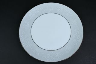 Noritake China Damask 5698 White Floral Design Dinner Plate W/ Silver Trim 10.  5 "