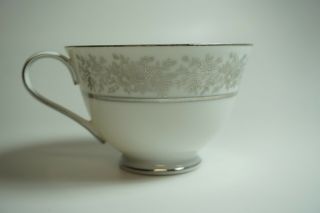 Vintage 2.  5 " Seyei Fine China Japan Porcelain Gold Floral Tea Coffe Cup 3208