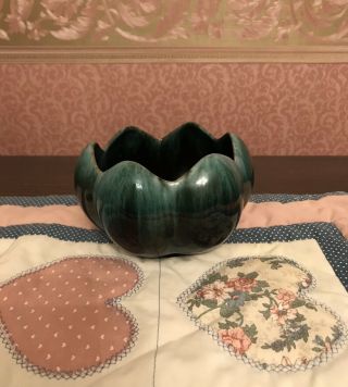 Vtg.  Blue Mountain Pottery Drip Glaze Lotus Shaped Bowl 3 " X 5”