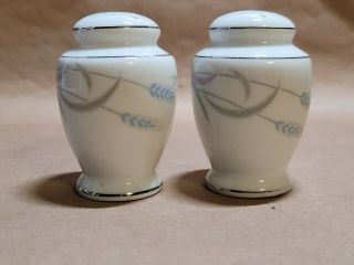 Valmont Royal Wheat Fine China Japan Salt and Pepper Shakers 3