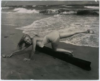 Marilyn Monroe By Andre De Dienes 1949 Tobay Beach Pin - Up Photograph