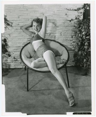 Leggy Pin - Up Bathing Beauty Terry Moore 1950s Frank Worth Photograph
