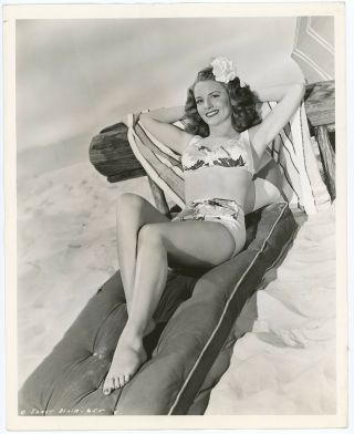 Sunny Pin - Up Beauty Janet Blair 1945 Barefoot Bathing Beauty Photograph