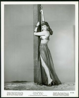 Yvonne De Carlo Chained To Post 1947 Leggy Pin - Up Photo " Slave Girl "