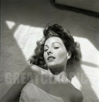 Jeanne Crain 1950s At Home Lovely 2 1/4 Camera Negative Peter Basch