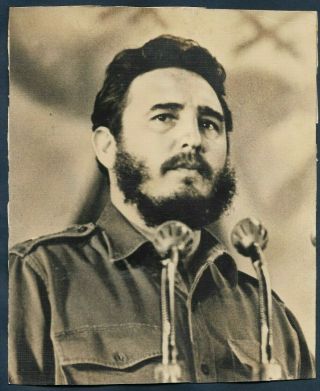 Cuba 1960s Alberto Korda Stunning Revolution Leader Fidel Castro Portrait Y 89