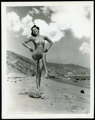 Cyd Charisse Frollicking On Beach In Leggy Pin - Up 1940s Photo