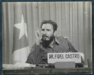 1959 Cuba President Fidel Castro Tv Conference By Roberto Salas Vtg Photo Y44
