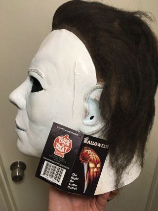 Halloween Michael Myers Mask By Trick Or Treat Studios With Display Head Mabry