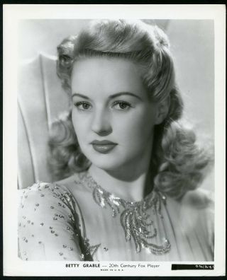 Betty Grable In Captivating Glamour Portrait Vintage 1940s Photo
