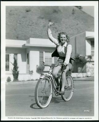 Elyse Knox On Bicycle Vintage 1943 Leggy Pin - Up Portrait Photo