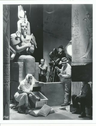Boris Karloff Karl Freund Camera Crew Candid The Mummy Universal Horror Photo