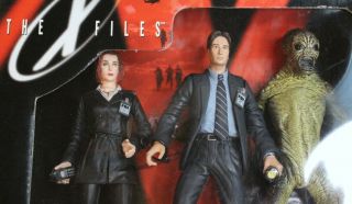 The X - Files Mcfarelane Agent Fox Moulder Dana Scully Attack Alien
