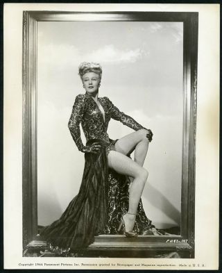 Ginger Rogers In Stunning Leggy Pin - Up Portrait Vintage 1944 Photo