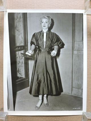 Lana Turner In Costume Candid Portrait Photo 1950 A Life Of Her Own