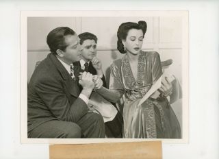 Hedy Lamarr Candid Movie Still 7x9 At Radio Station 1942 17439