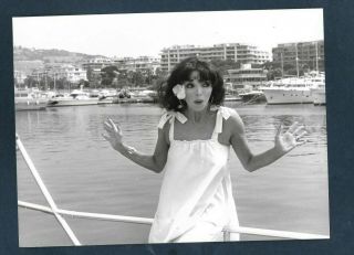 1978 Press Photo Joan Collins Bare Shoulder Pose Portrait Keystone R2