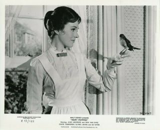 Julie Andrews & Bird Vintage Mary Poppins Walt Disney Studio Photo