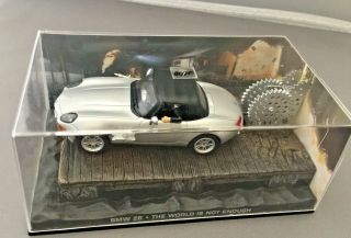 1:43 Universal Hobbies Bmw Z8 1999 " The World Is Not Enough " James Bond