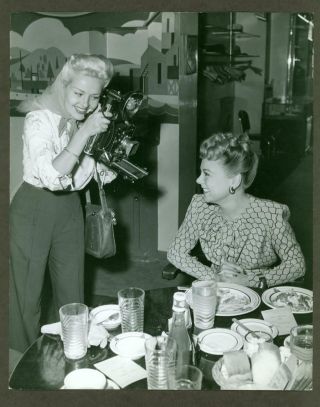 Betty Grable Candid Photo Photographing Sonja Henie Fn/vf 1940s