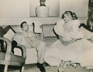Lana Turner Kirk Douglas Candid Dressing Room Vintage 1952 Mgm Photo